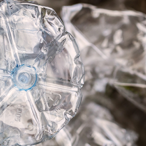 I samband med att tekniken utvecklas har vi kunnat vara med och ta fram nästa generation folie av återvunnen PET-plast